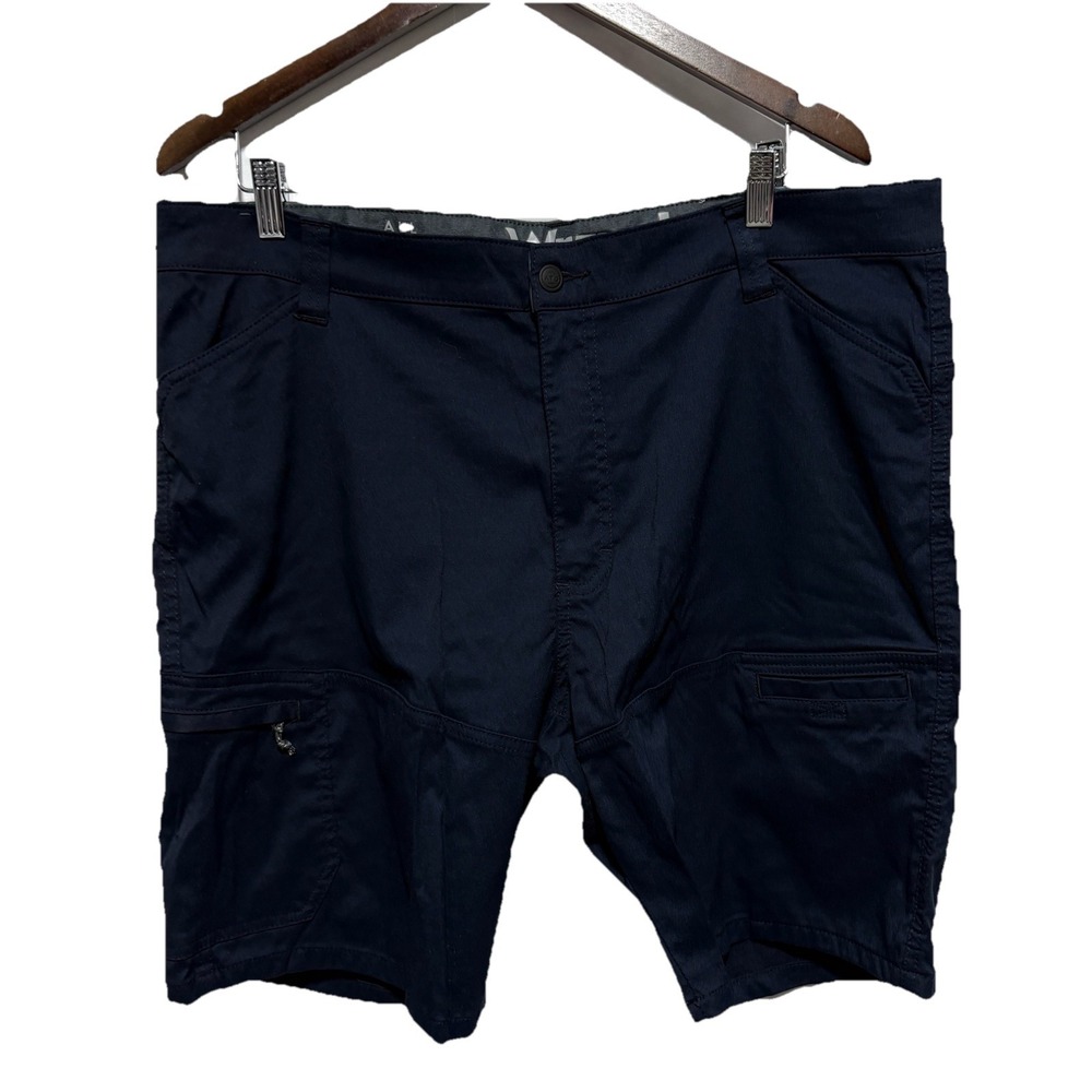 Wrangler All Terrain Gear Shorts Mens 38 Blue Inseam 8 Zip Pocket Lightweight